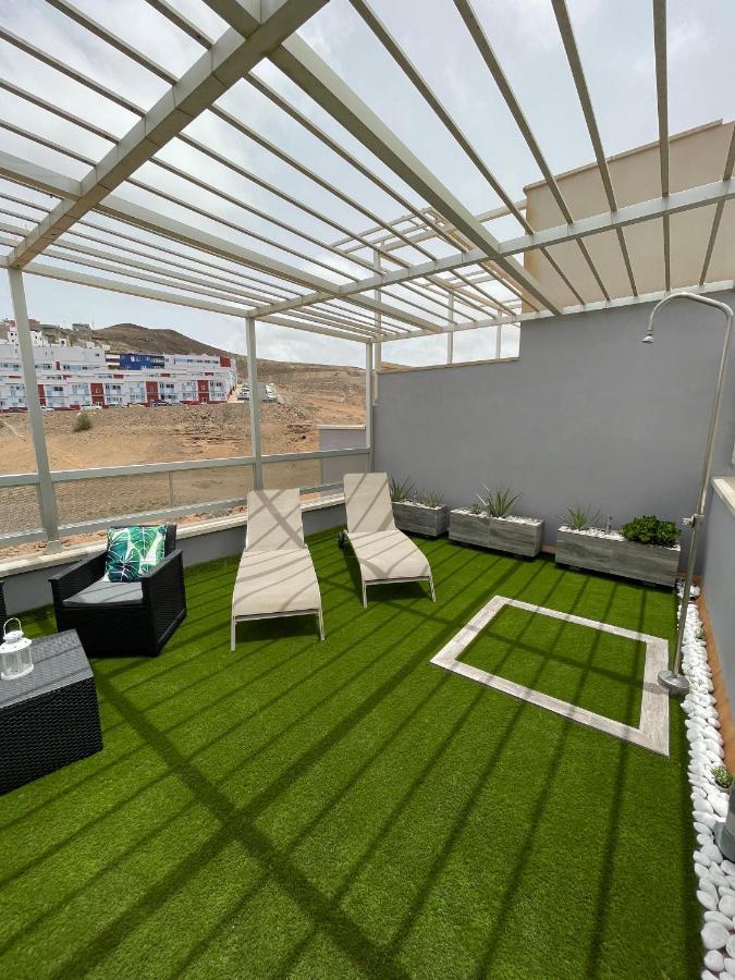 Atico "Turquesa Beach" Con Piscina, Terraza Y Barbacoa Sardina Zewnętrze zdjęcie